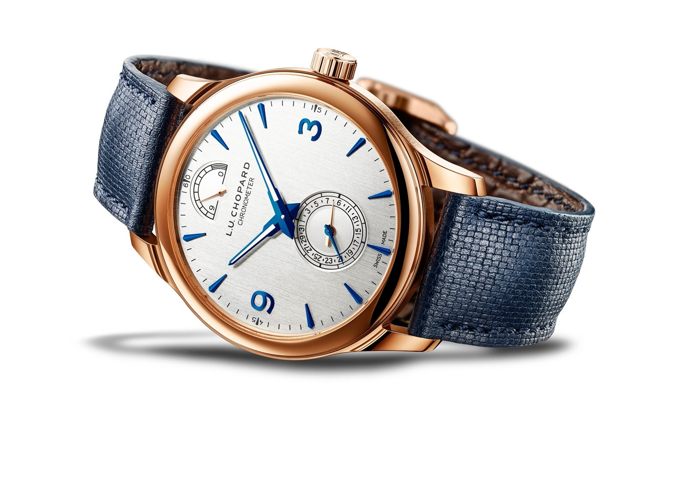 This Chopard fake watch with white dial has high texture.